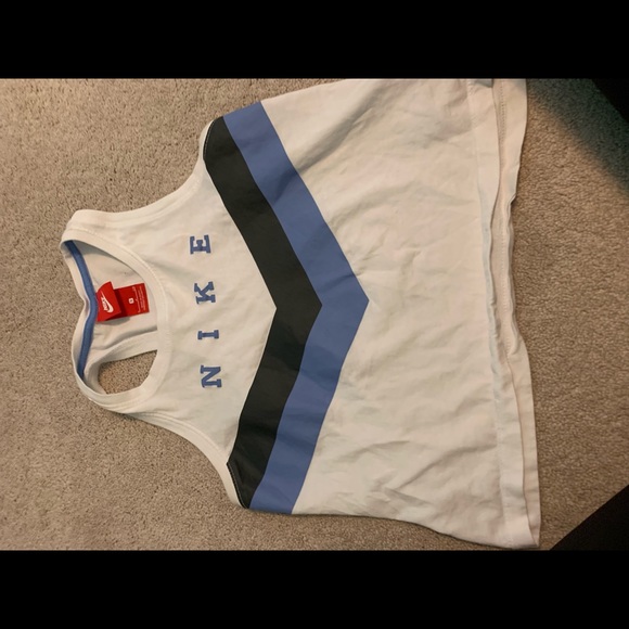 Cute nike tank - Picture 2 of 4